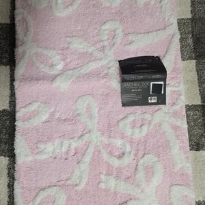 Rachel Zoe Light Pink & White Bows Bath Rug NWT (21"x34")  Bow Bathroom Decor.